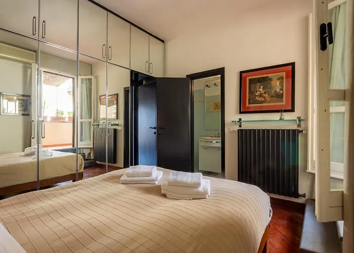 Ponte Vecchio Adorable Retreat Apartament